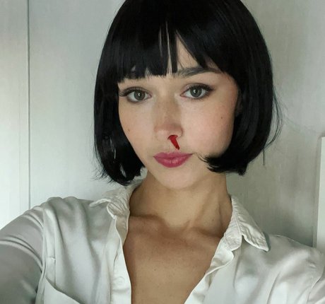 Holls8 model pretty images