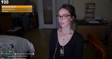 Holls8 nudes actress images