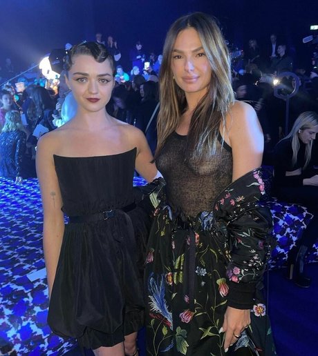 Isis Valverde naked model photo