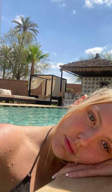 MillieT25 star adult image