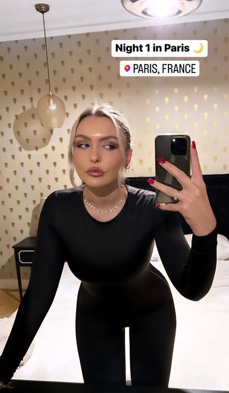 MillieT25 pretty pornstar pic