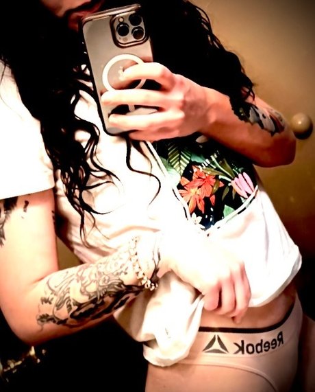 LEXI FOX beautiful model photo