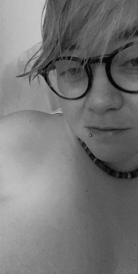 Lesbo1986 pornographic model pics