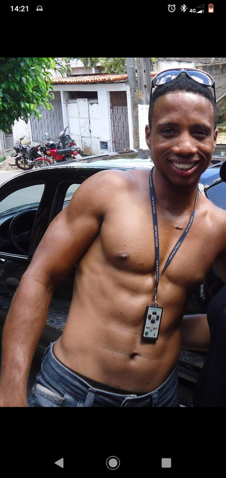 Leozinho oversoud model pretty pic