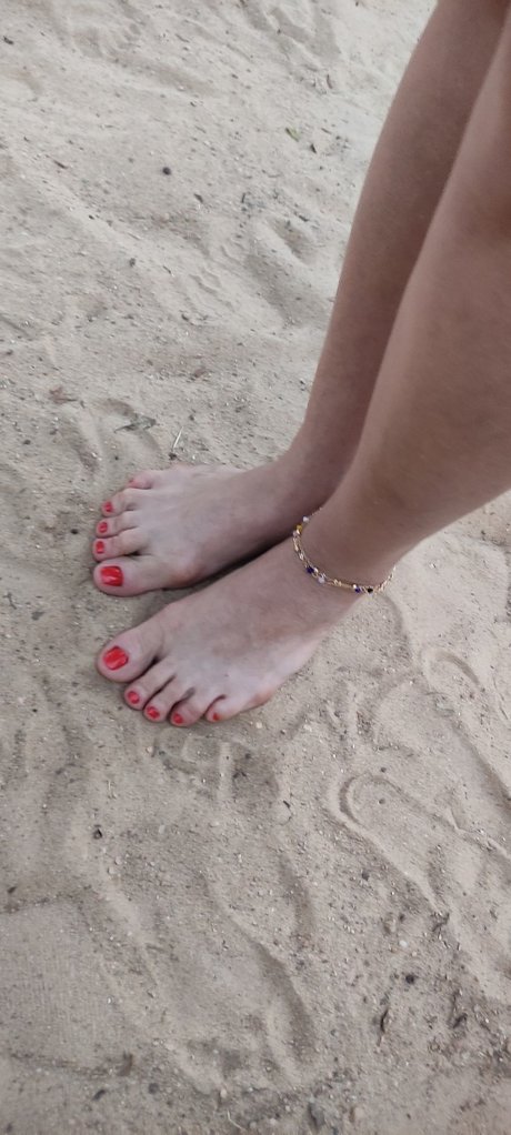 Leonice Thomazzi star exclusive gallery