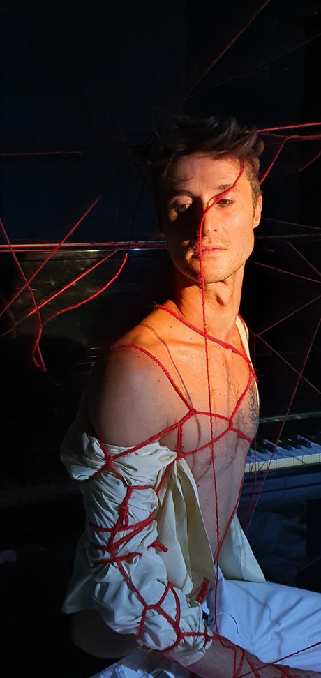 Leo Conrad X porn model galleries