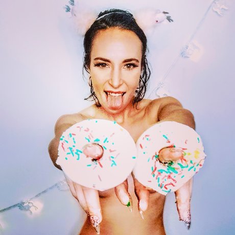 leeleelolliepop_ model nude picture