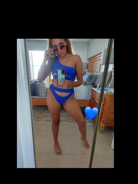 _L29_ sexy model image