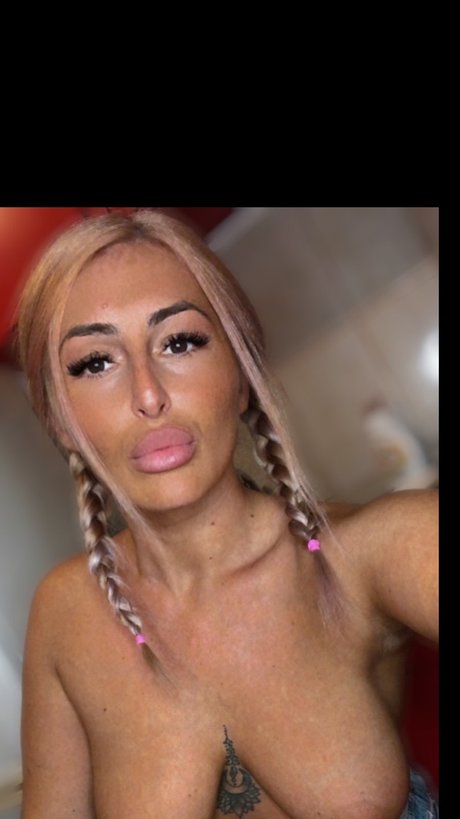 Lavi Lally VIP adult star picture