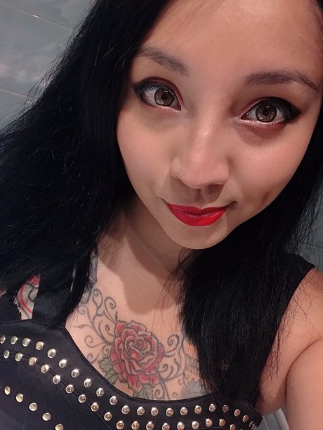 Little Croix model nude archive