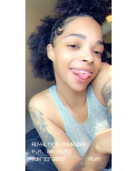 Royalty_ art model gallery