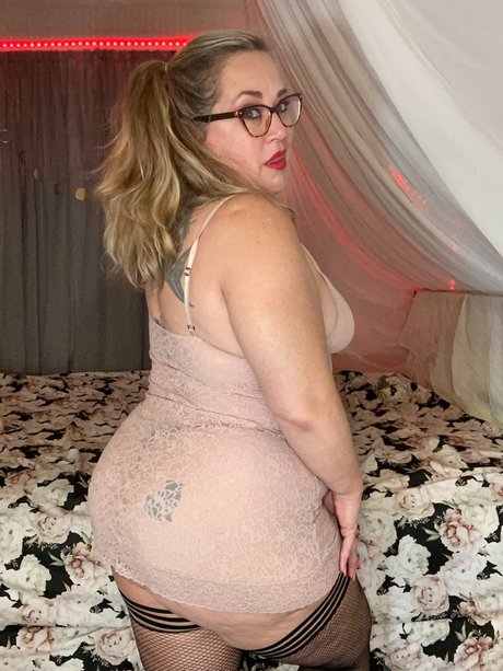 LilyBay73 sexy pornstar gallery