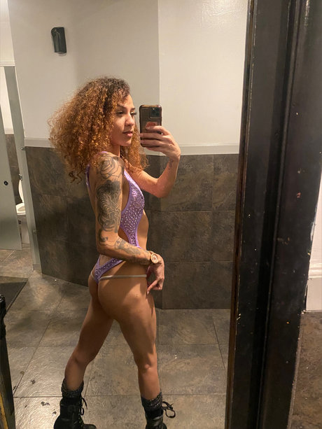 LilMisConfidence pornstar top galleries