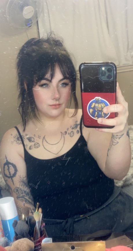 Lilith James sex model pic