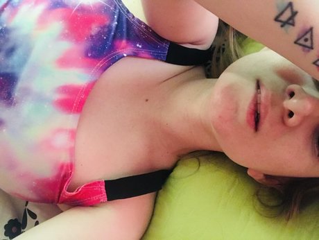 Lady Wonderland art actress galleries