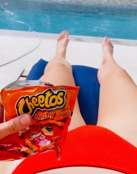 LongLegsHauteFeet sex model gallery