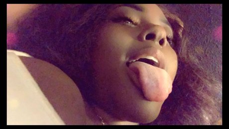 Lola Tyler hot star picture