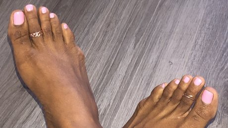 Logan feet star nude images