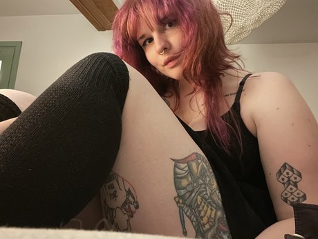 Lizzinked perfect pornstar gallery