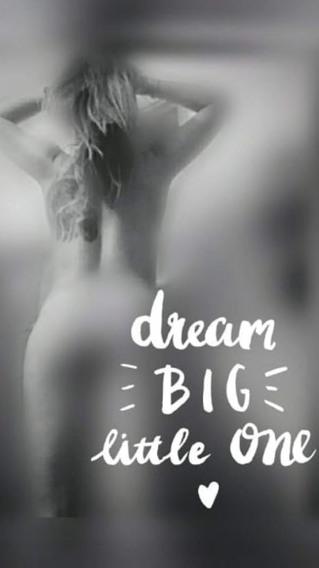 Ly Fonrrouge hot star pic