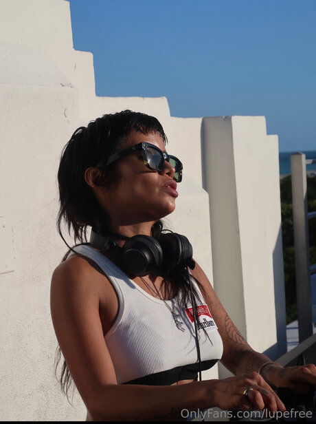 Lupe Fuentes_ star hot gallery