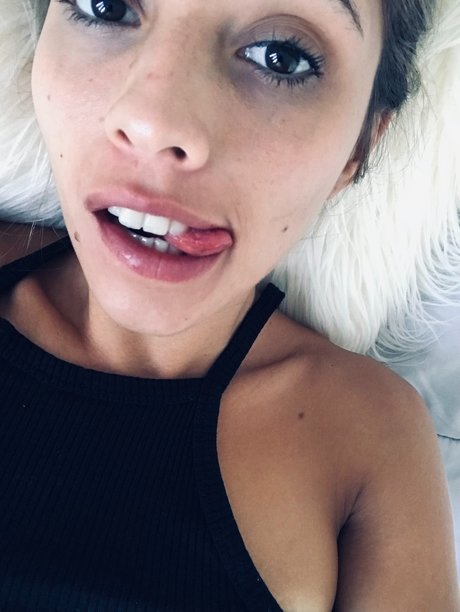 Luji_ model nice photo