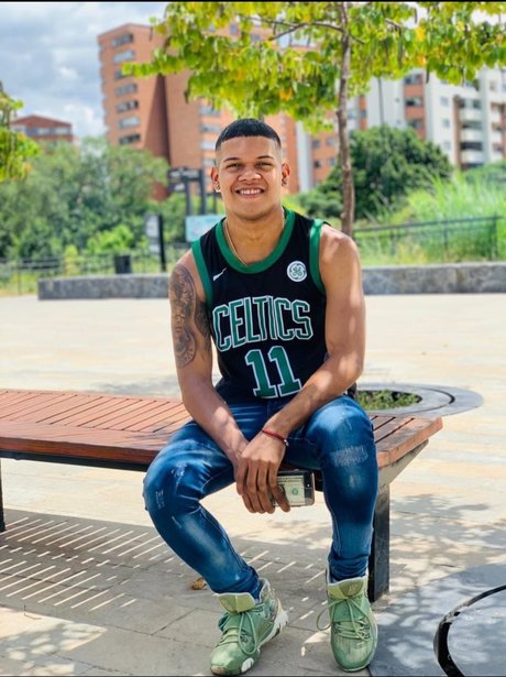 Luyel Gonzalez model high quality photos