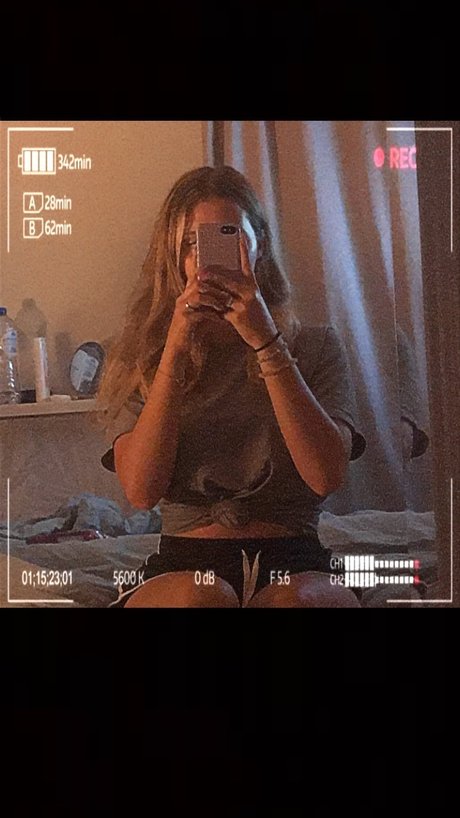 Marloes model erotic gallery