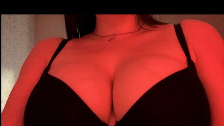 MarishatheChic hot pornstar picture