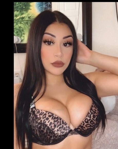 Mari Medina pretty model archive