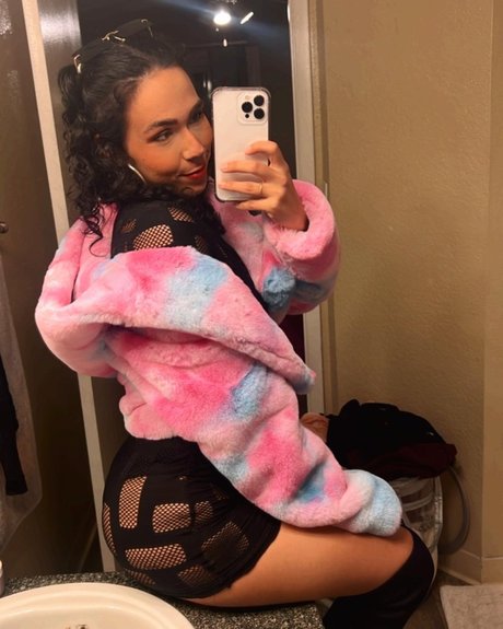 Maria Saadi nude model img