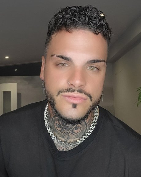 Mariano Carmona pornographic star photo