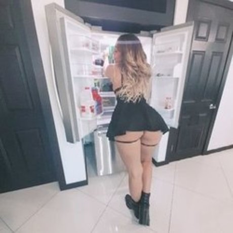 Marcela_ art star galleries