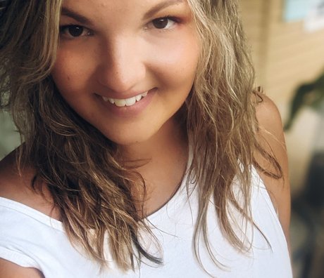 Renee Novela pornstar galleries