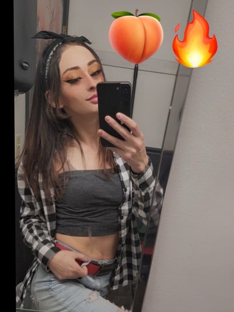 Maryjane Gurule model hd image