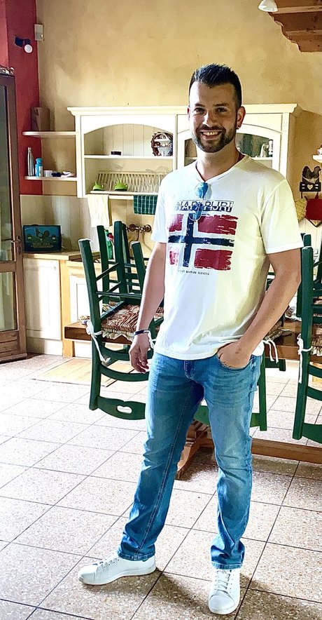 Magic S naked pornstar image