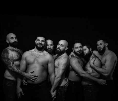 MASCULAR model nudes images