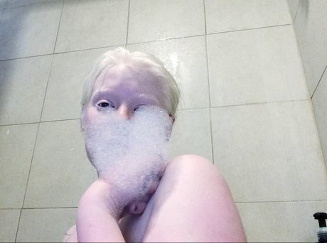 Milky Moon nude pornstar pics