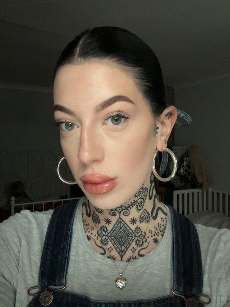 Milkinmaisie nice actress pictures