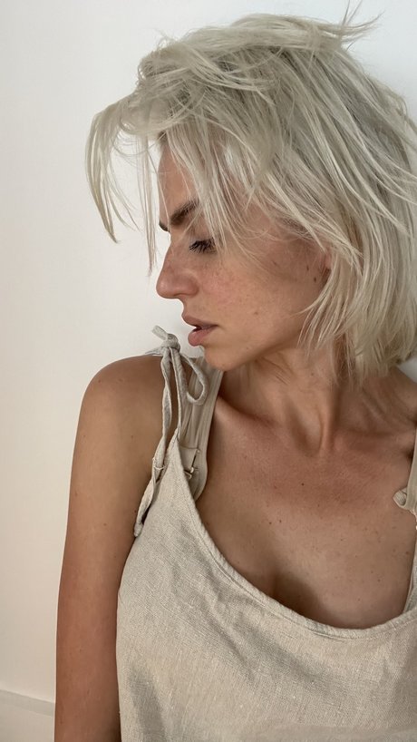 Milk and Cookies model sexy pictures