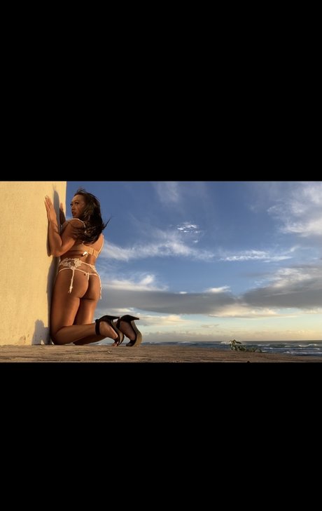 Mikkah Hunt nice actress gallery