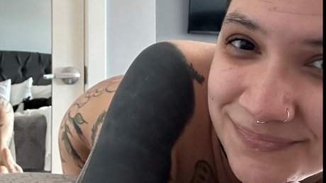 MiiToy pornstar naked photo