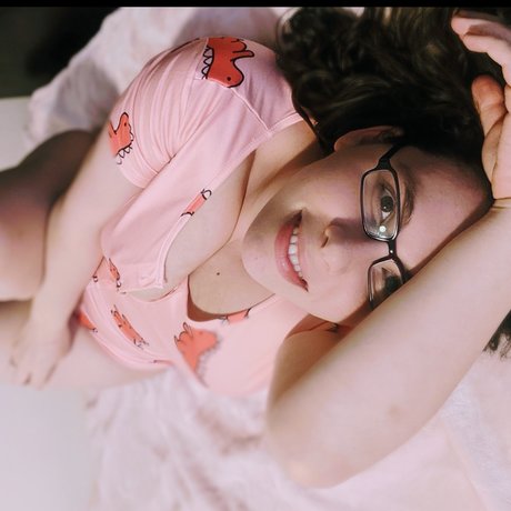 MomNextDoorVIP art pornstar archive