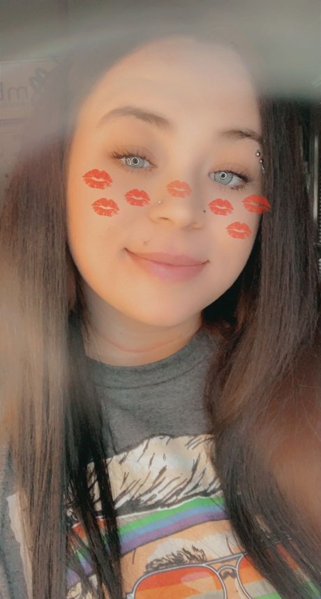 Queen B tch_ naked star archive