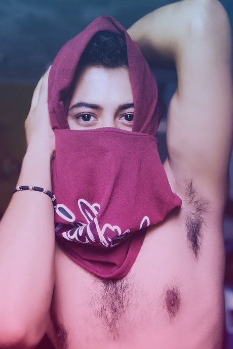 Molojiroux model naked gallery