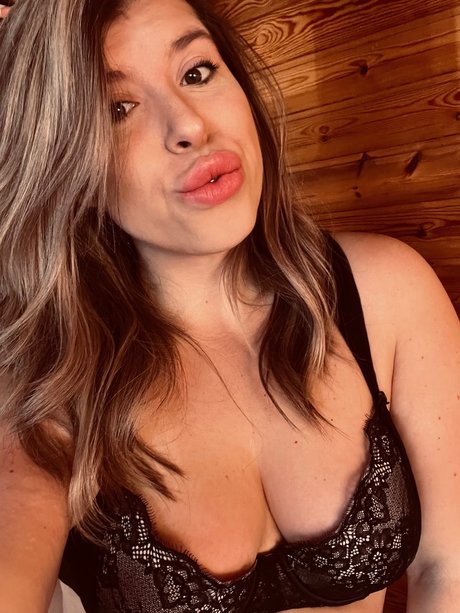 Misss B hot pornstar pictures