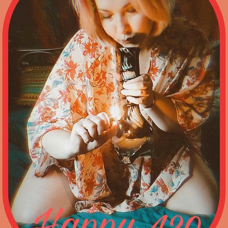 MMA Fan Girl Tori star adult pics