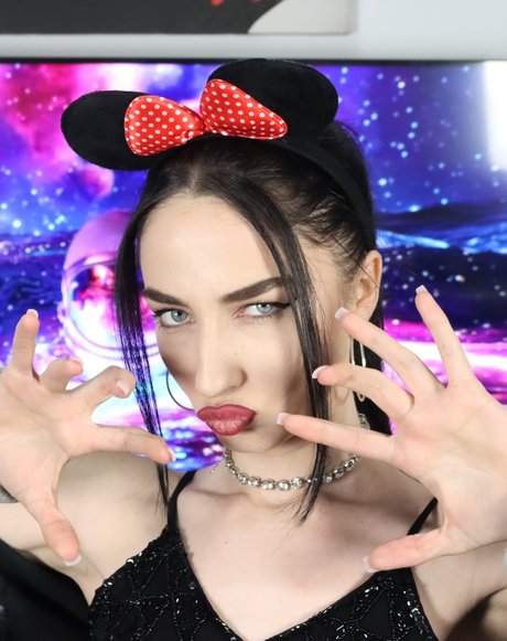 Madalina Sweets pornstar nude archive