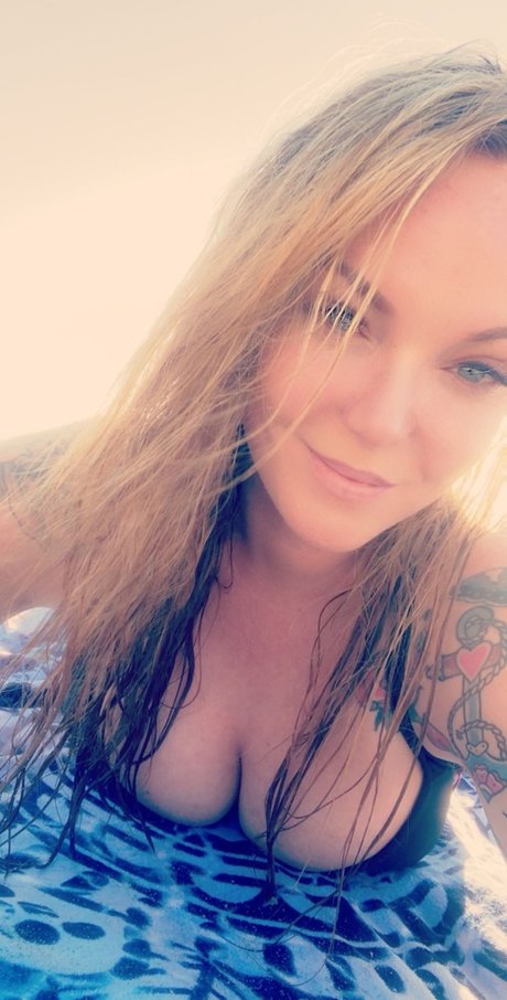 April Maye pretty actress photos