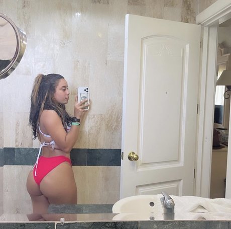 Naly model high quality img